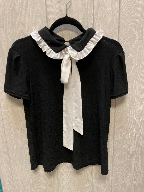 Blouse Short Sleeve By Clothes Mentor In Black & White, Size: S